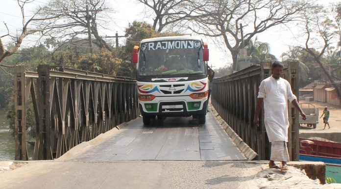 ভোলা-চরফ্যাশন সড়কে ঝুঁকিপূর্ণ বেইলি ব্রীজ!