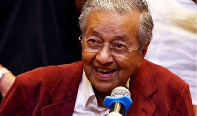 বিশ্বের সবচেয়ে বয়সী রাষ্ট্রনেতা হচ্ছেন মাহাথির