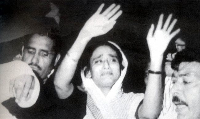 ৫ বছর নির্বাসিত জীবন কাটিয়ে এদিন ফিরেছিলেন শেখ হাসিনা