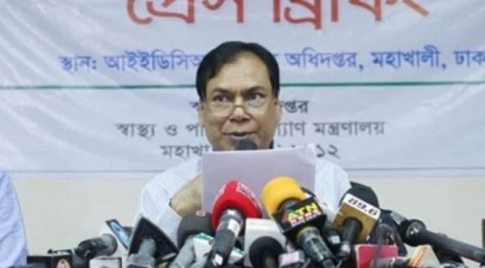 পরিবার আক্রান্ত, আইসোলেশনে স্বাস্থ্য অধিদপ্তরের মহাপরিচালক