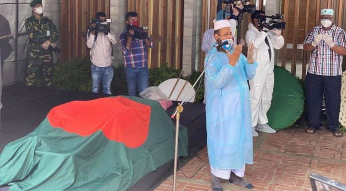 চিরনিদ্রায় শায়িত হলেন মোহাম্মদ নাসিম