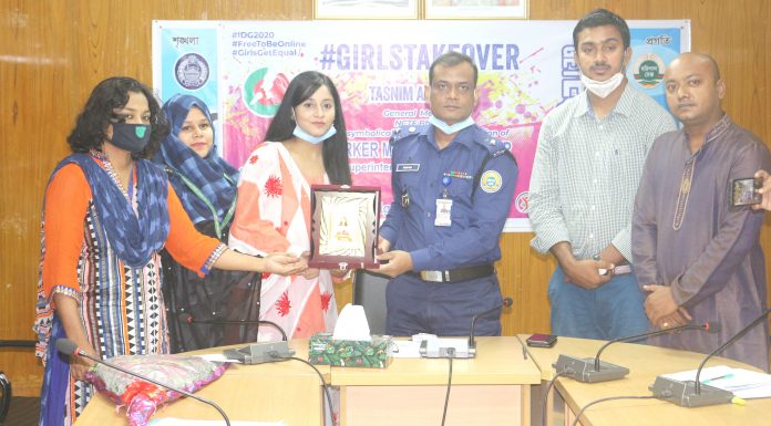 ভোলায় এক ঘন্টার পুলিশ সুপারের দায়িত্ব পালন করেন স্কুল ছাত্রী রিমি