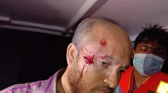 ভোলার মেঘনা নদীতে জেলেদের হামলায় নির্বাহী ম্যাজিষ্ট্রেট ও মৎস্য কর্মকর্তাসহ আহত ৬