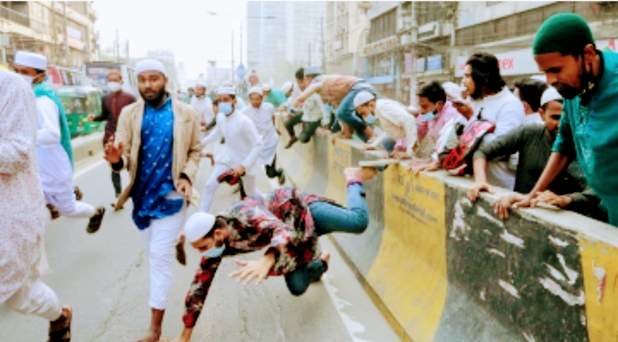 পুলিশের লাঠিপেটায় ছত্রভঙ্গ ভাস্কর্যবিরোধী মিছিল