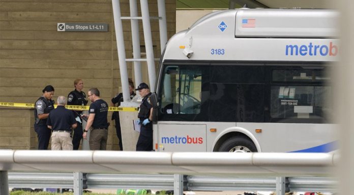 মার্কিন প্রতিরক্ষা দপ্তরের বাইরে হামলা, পুলিশসহ নিহত ২