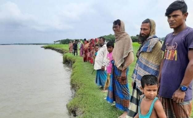 ভোলায় তেঁতুলিয়া নদী ভাঙ্গন রক্ষার দাবিতে মানববন্ধন
