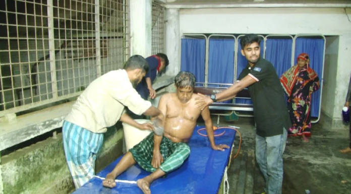 দৌলতখানে প্রার্থীতা প্রত্যাহারে বাধ্য করায় অভিমানে বিষপান