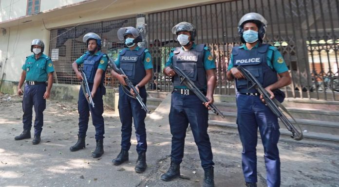 খালেদা জিয়ার অসুস্থতা গুজব ও বিশৃঙ্খলা ঠেকাতে সতর্ক অবস্থানে পুলিশ