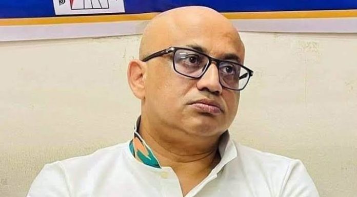 প্রতিমন্ত্রী মুরাদকে পদত্যাগের নির্দেশ