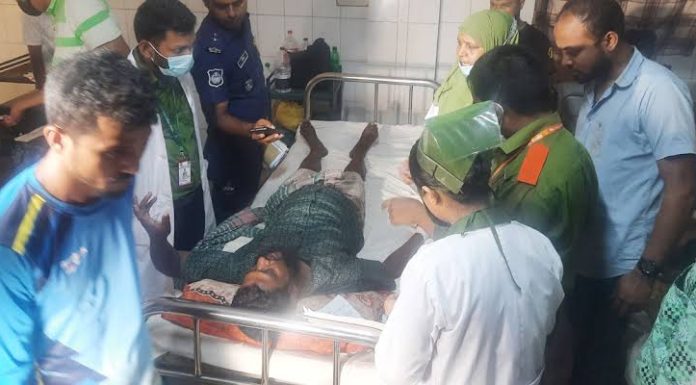 ভোলায় পরাজিত মেম্বার ও বর্তমান মেম্বার গ্রুপের সংঘর্ষে গুলিবিদ্ধ-২ আহত-৬