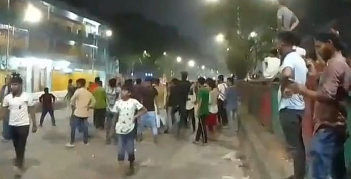 নিউমার্কেটের ব্যবসায়ীদের সঙ্গে ঢাকা কলেজের শিক্ষার্থীদের সংঘর্ষ