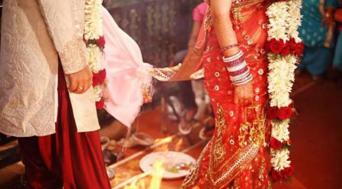 বরের নাচে লগ্নে দেরি, অন্যজনকে বিয়ে কনের