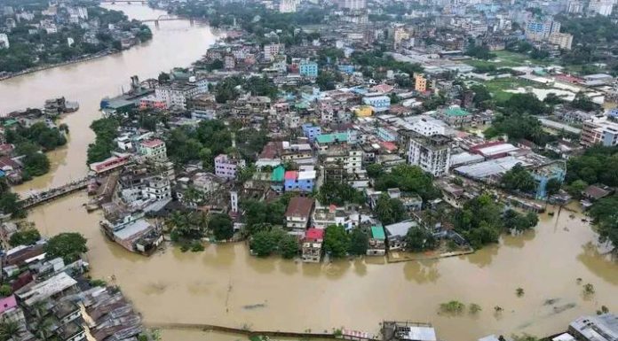 সিলেটে বন্যা পরিস্থিতির অবনতি :: প্লাবিত নগরী
